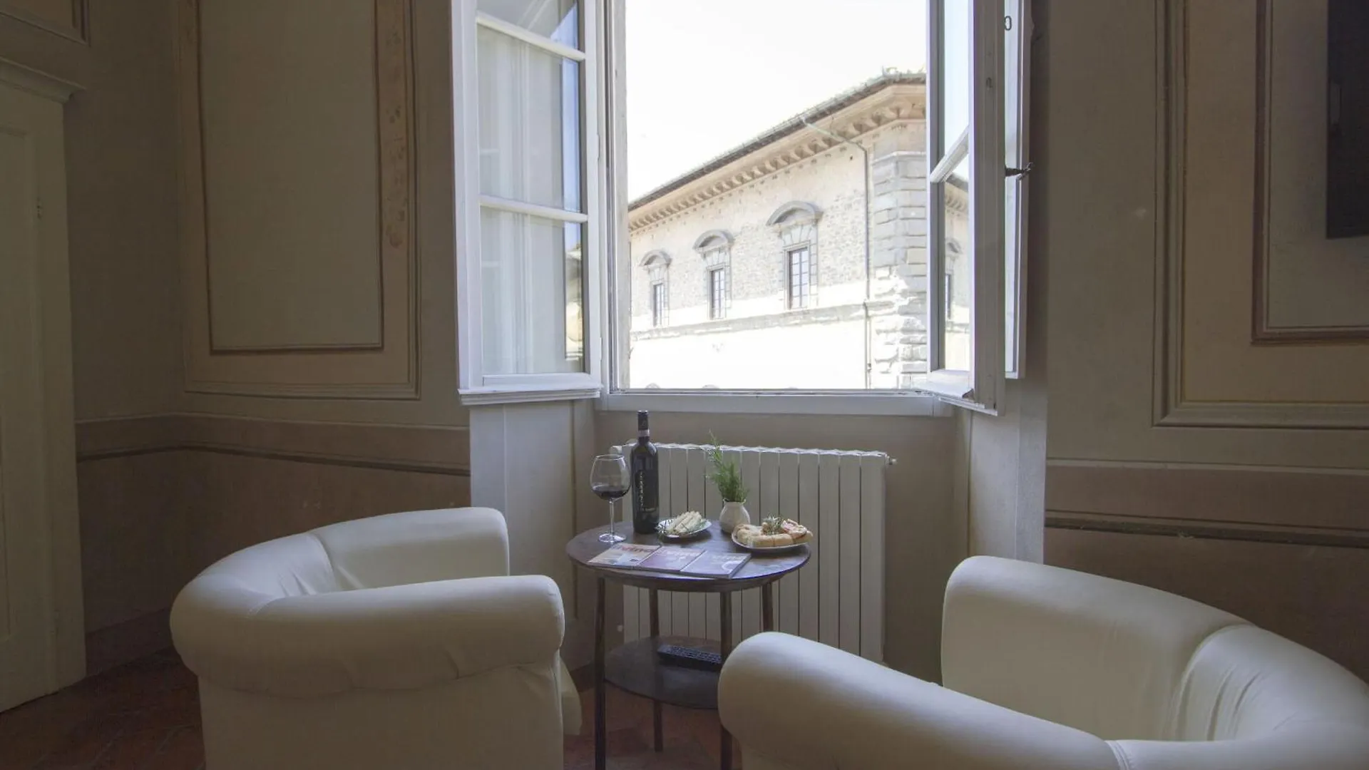 Cortona Suite 2*,