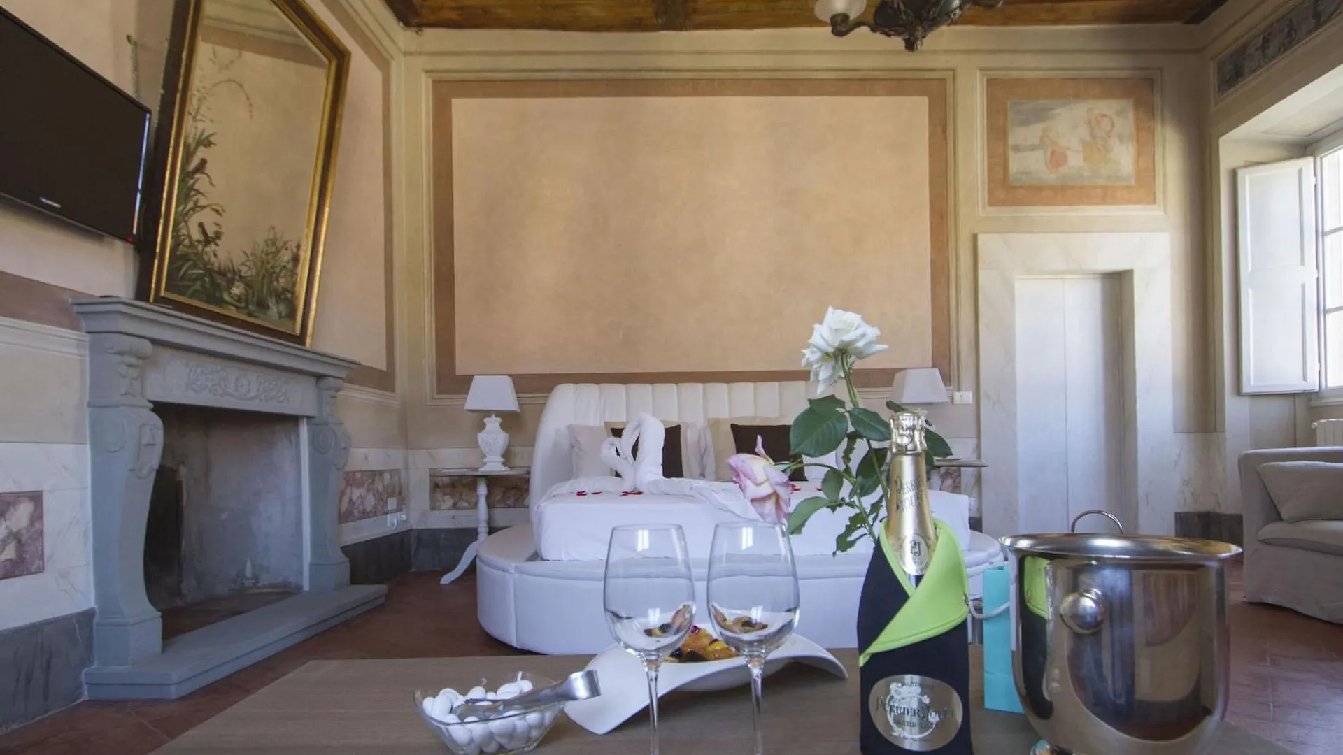 Cortona Suite 2*,